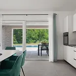 Three Bedroom With Swimming Pool Villa Labin