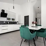 Villa Three Bedroom With Swimming Pool *