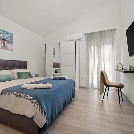 Three Bedroom With Swimming Pool Villa Labin (Istria)