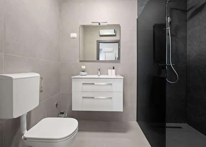 Three Bedroom With Swimming Pool Βίλα *