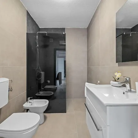 Three Bedroom With Swimming Pool *