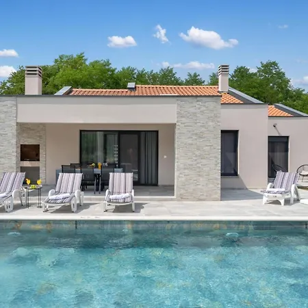 Three Bedroom With Swimming Pool * Labin (Istria)