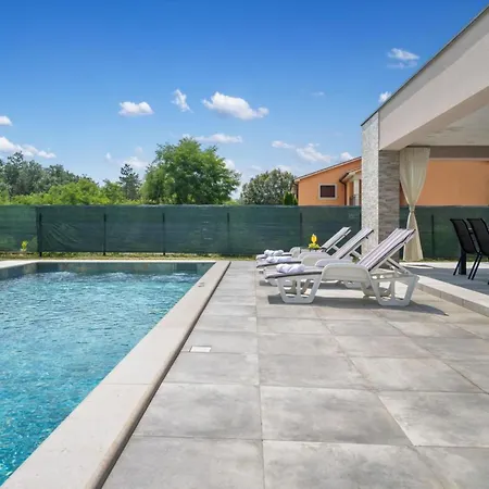 Three Bedroom With Swimming Pool * Labin (Istria)
