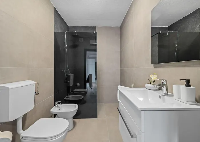 Three Bedroom With Swimming Pool *