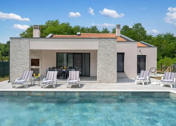 Three Bedroom With Swimming Pool * Labin (Istria)