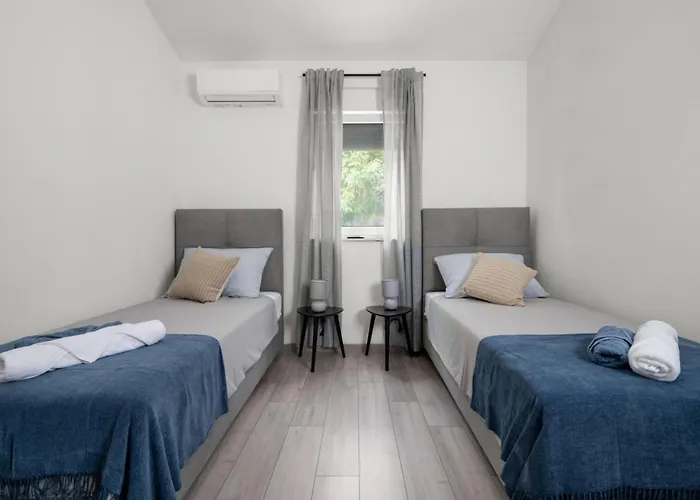 Villa Three Bedroom With Swimming Pool *