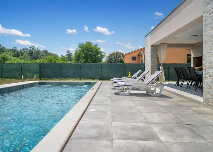 Three Bedroom With Swimming Pool * Labin (Istria)