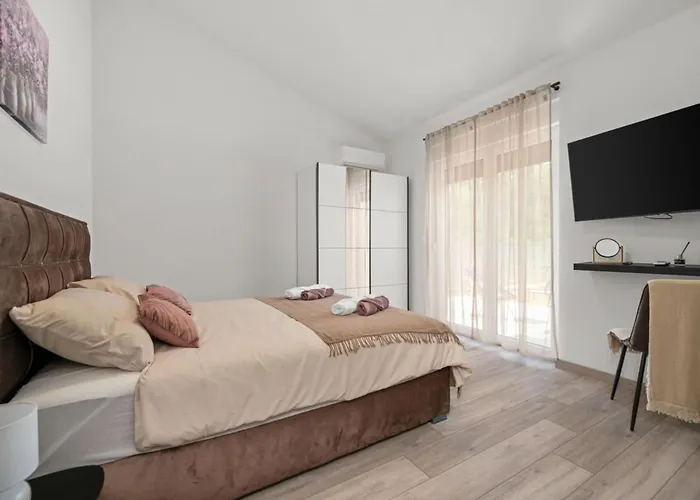 Three Bedroom With Swimming Pool Labin (Istria)